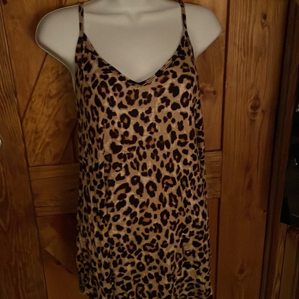 🚫SOLD🚫 Reversible Cheetah Tank Top 🐆 - Picture 9 of 13